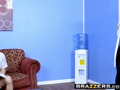 Phoenix Marie, Charles Dera & Michael Vegas break the bank with their hot wives in Brazzers Doctor Adventure