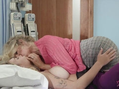 Julia Ann, Gabbie Carter - Lesbian Love in Hospital - Julia ann