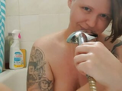 Enthousiasteling, Badkamer, Sperma shot, Tsjechisch, Masseren, Rijpe lesbienne, Douche, Tatoeage