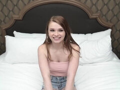 Audition, Gros seins, Sucer une bite, Hd, Naturelle, Seins naturels, Pov, Adolescente