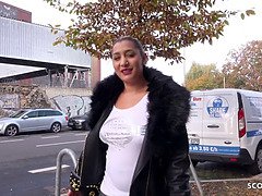 Gros seins, Sucer une bite, Femme couguar, Branlette thaïlandaise, Hard, Branler, Mère que j'aimerais baiser, Suçant