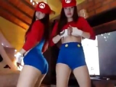 Lesbo Mario Girls Having Fun - Sexy Cosplay Outfits live camera