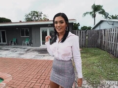 Single Real Estate Agent - Alina Belle POV sex