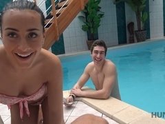 Blasen, Braunhaarige, Piercing, Pool, Pov, Entkleiden, Jungendliche (18+), Titten