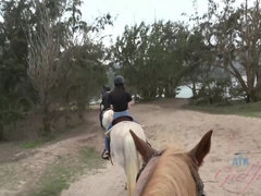 Salle de bains, Plage, Sucer une bite, Petite amie, Branlette thaïlandaise, Pov, Maigrichonne, Nénés