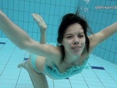 Russian beauty Gazel Podvodkova flaunts her tight nude body underwater
