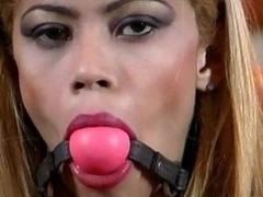 Bondage, Jeunes transsexuelles thaïlandaises