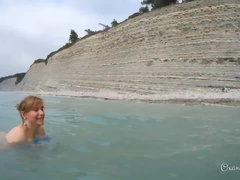 Amateur, Playa, Culo grande, Gordita, Nudista, Al aire libre, Público, Bajo la falda