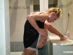 Blonde, Club, Européenne, Masturbation, Rasée, Solo, Adolescente